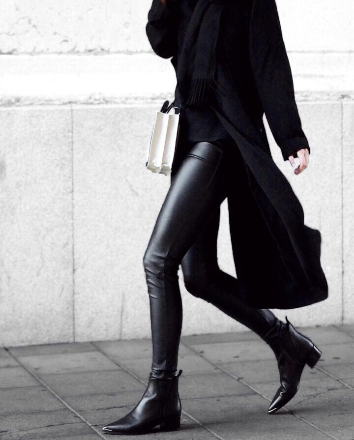 VEGAN LEATHER LEGGINGS