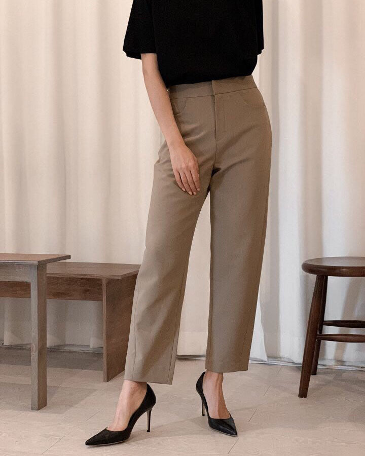 VOLUME SILHOUETTE TROUSERS