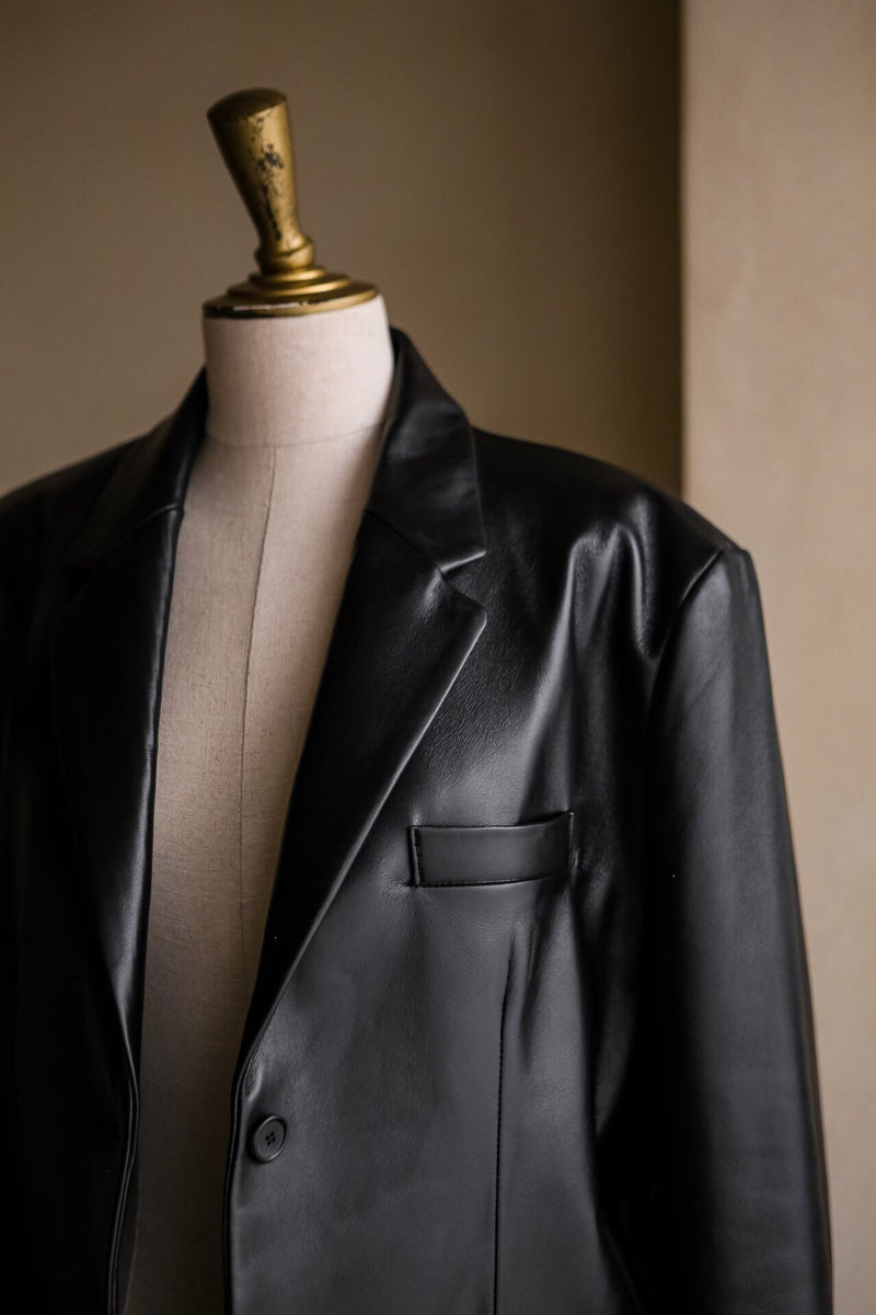 CLASSIC OVERSIZED LEATHER BLAZER