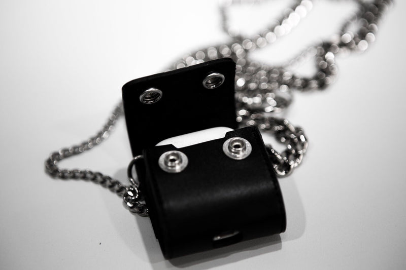 LEATHER AIRPOD CASE WITH CHAIN