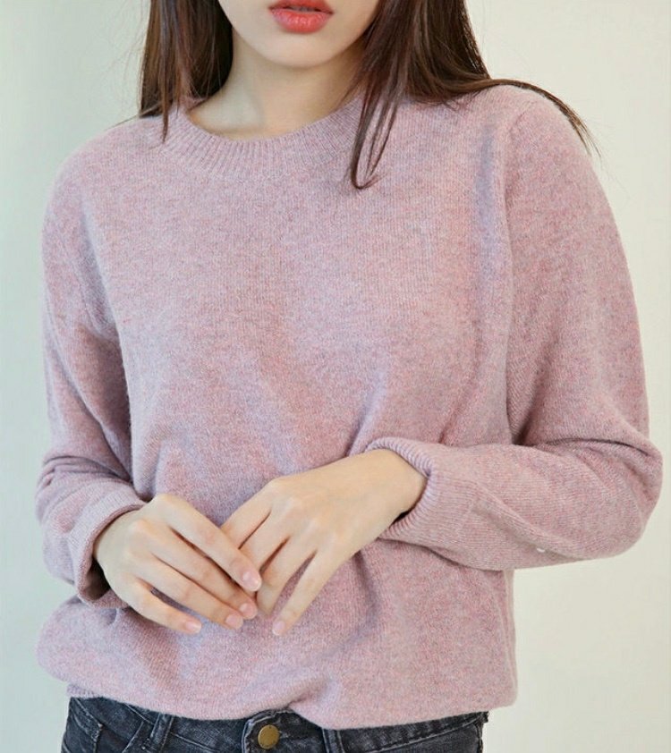 BASIC ROUND NECK SWEATER